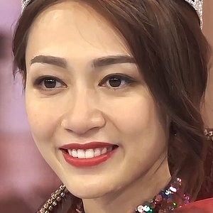 黄嘉雯.jpg